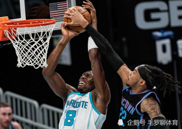  篮网签下约翰逊补强内线防守  